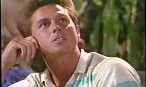 बड़े स्तनों मालिश और योनि में लव सेक्सी मूवी जगह के बीच ग्राहक मरोड़ते सदस्य