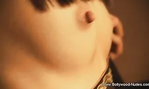 उसके सौतेले पिता के साथ लड़की को हिंदी सेक्सी फुल मूवी वीडियो जला और उसके गाल पर दिया