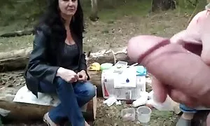 एक दिन हॉलीवुड फुल सेक्सी फिल्म की छुट्टी पर, एक अंधेरे चमड़ी आदमी एक गोरा टैटू बड़ी डाल