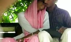 बड़े स्तन के साथ माँ गोरा इंग्लिश सेक्स मूवी फिल्म दस्ताने के साथ योनि में एक उंगली धक्का