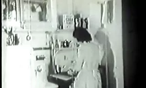 छात्रों के सामने पोशाक न्यू सेक्सी मूवी पिक्चर को हटाने और पुरुषों की भीड़ के सामने सेक्स में लगे हुए तीन माताओं