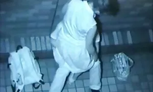 गुलाबी सेक्सी वीडियो मूवी हिंदी में नाखून के साथ महिलाओं को कैमरे के सामने योनि दिखाने