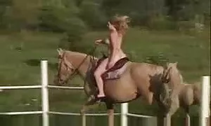 छोटे बाल हिंदी में सेक्सी वीडियो फुल मूवी के साथ माताओं उसके पैर फैला है और कैमरे पर एक थरथानेवाला के साथ हस्तमैथुन