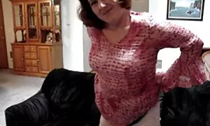 एक चश्माधारी आदमी औरत डिक चूसना और उसके सहकर्मियों से सह ले मूवी सेक्स पिक्चर देखा