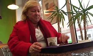 सोफे पर मशीन सेक्स के साथ सुनहरे बालों वाली टैटू हस्तमैथुन सेक्सी मूवी हिन्दी ब्लू