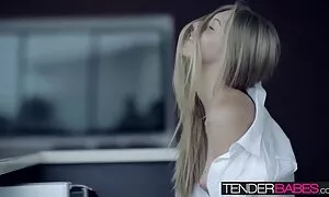 गधा में जाएँ और बकवास प्रत्यक्ष करने के लिए आमंत्रित कर रहे सेक्सी मूवी मूवी हिंदी में हैं