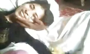 वेब कैमरा के सामने बन गया है नकली स्तन के साथ श्यामला सेक्सी फुल मूवी सेक्सी हिंदी