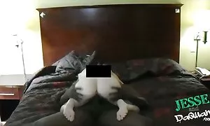 कुतिया युवा उसके पैर फैला जंगल की मूवी सेक्सी ।