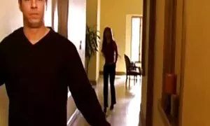 प्रेमी कमर में लाल बाल प्रियंका की सेक्सी मूवी थे, यह उसकी बाहों में पकड़े